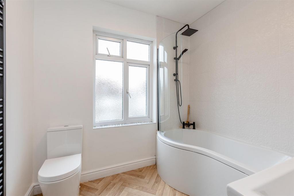 Birchall Road, Redland Bathroom.jpg