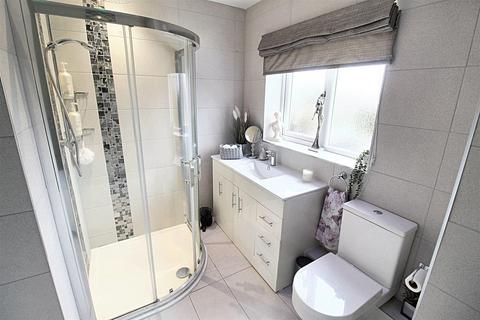 4 bedroom detached house for sale - Helted Way, Almondbury, Huddersfield, HD5 8XZ