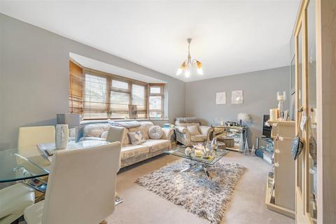 2 bedroom flat for sale, Heydon House, Orchard Way, Beckenham, BR3