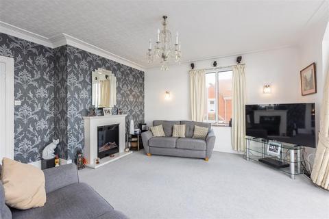 3 bedroom apartment for sale - Summerfield Road, Bridlington YO15