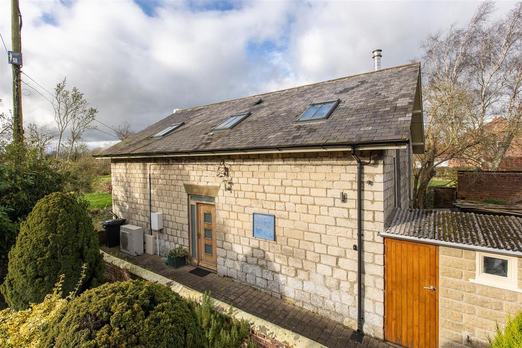 Malton YO17 2 bed character property for sale £269,500
