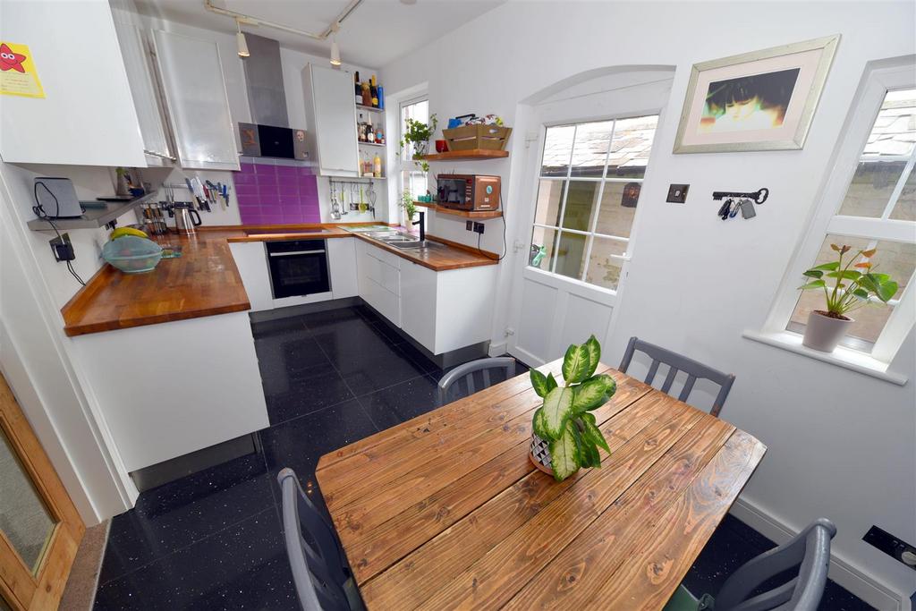 Kitchen angle.JPG
