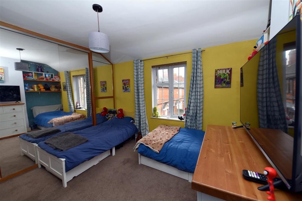 Bed 1b.JPG