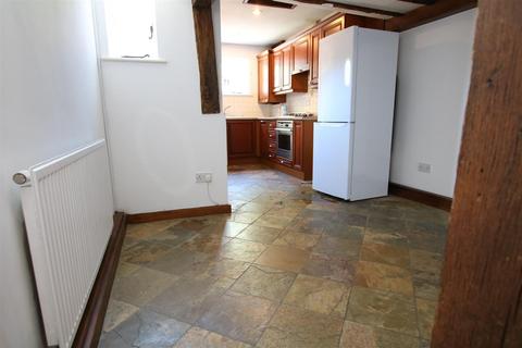 70 Bishopric, Horsham, RH12 1QN