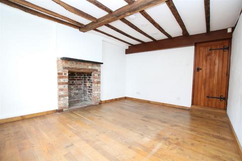 70 Bishopric, Horsham, RH12 1QN