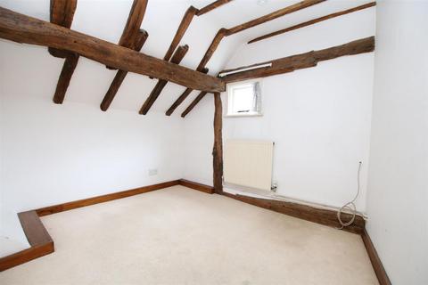 70 Bishopric, Horsham, RH12 1QN