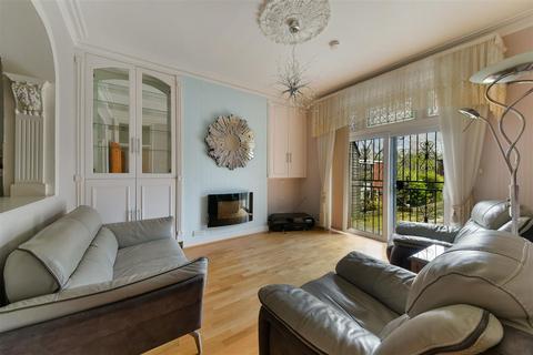 3 bedroom flat to rent, Parliament Hill Mansions, Lissenden Gardens, NW5
