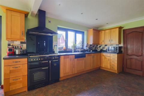 17 Ash Tree Hill, Cheadle, Stoke-on-trent, ST10 1UQ