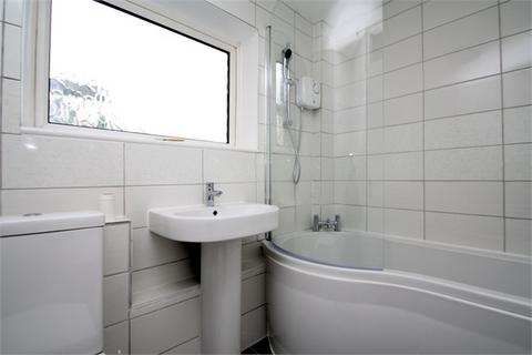 2 bedroom apartment to rent, Riverside Road, STAINES, TW18