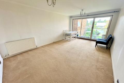 2 bedroom apartment to rent, Riverside Road, STAINES, TW18
