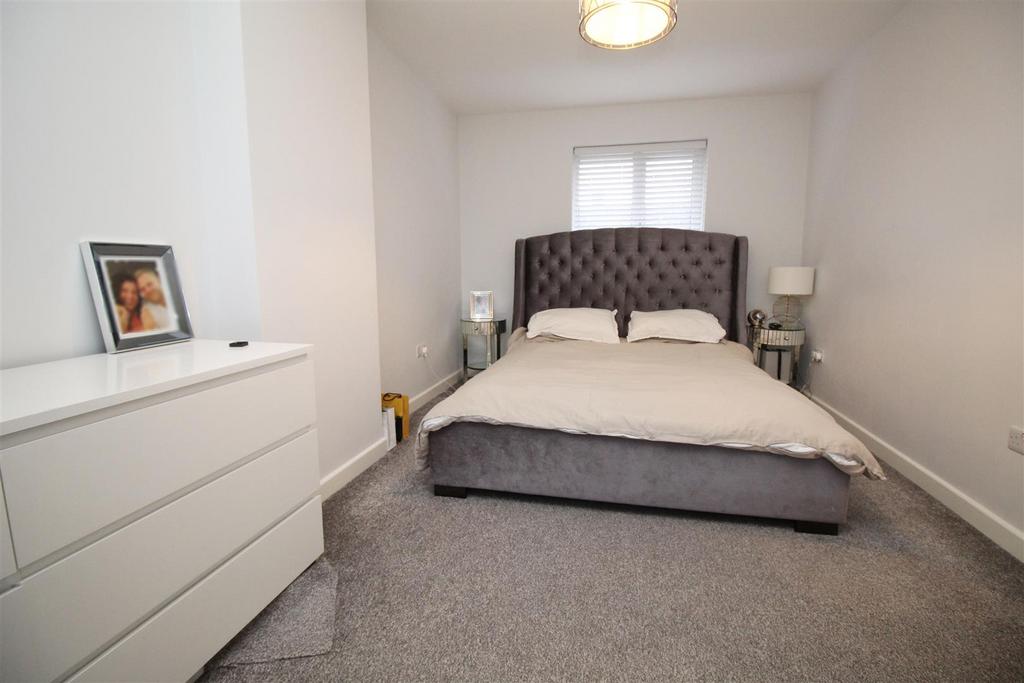 Bed 1.JPG