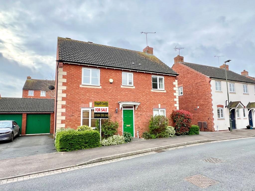 Arlington Road, Tewkesbury GL20 4 bed detached house for sale £399,950