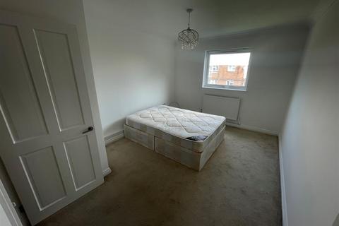 2 bedroom flat for sale, Maynard Court, Waltham Abbey