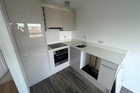 2 bedroom flat for sale, Maynard Court, Waltham Abbey