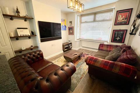 16 Dudmore Road, Swindon, SN3 1AF