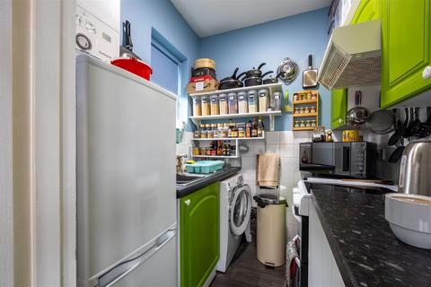 Flat 4, 17 Cobham Road, Westcliff-on-sea, SS0 8EG