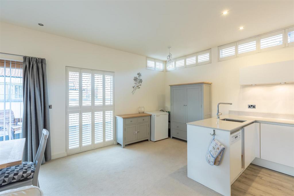 Spire View 16 Open Plan-8.jpg