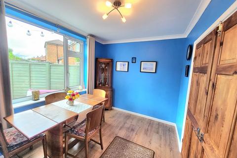 3 bedroom semi-detached house for sale, Howard Drive, York YO30