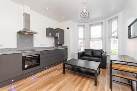 2 bedroom apartment to rent, Queens Road, Jesmond, Newcastle Upon Tyne