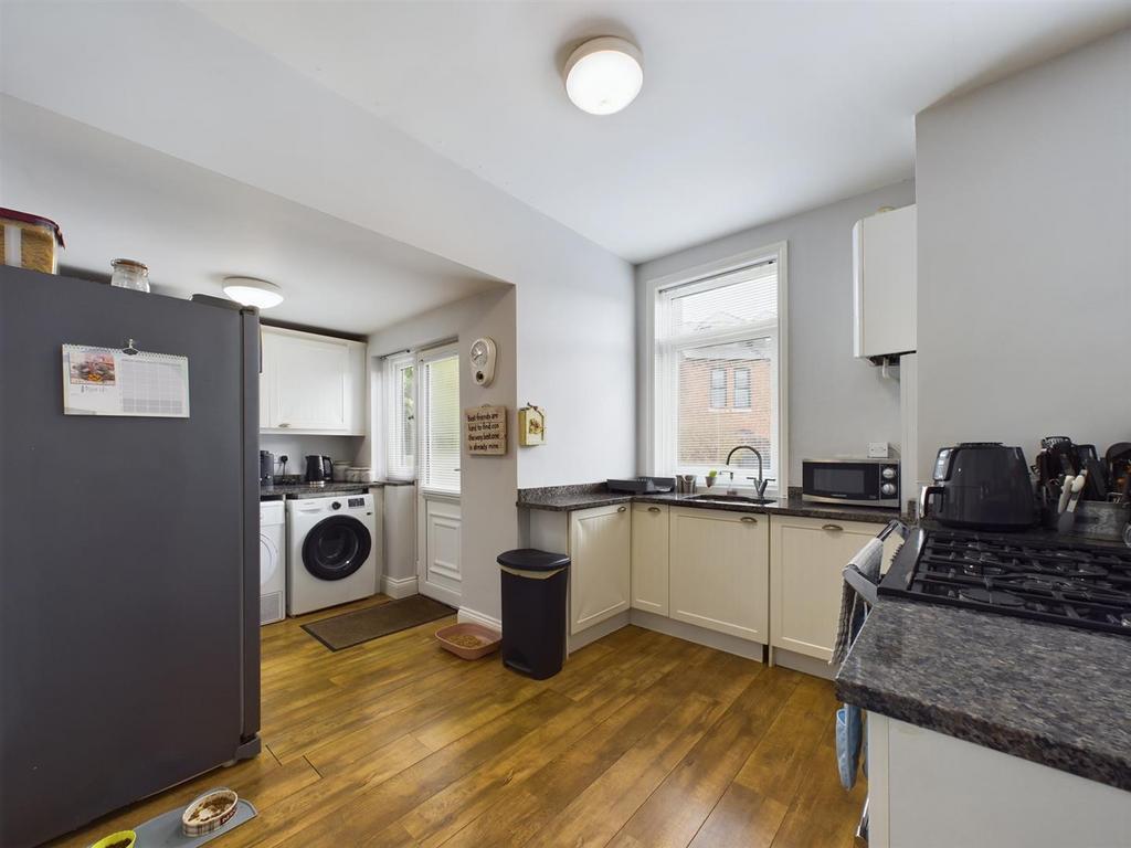 Kitchen 3.jpg