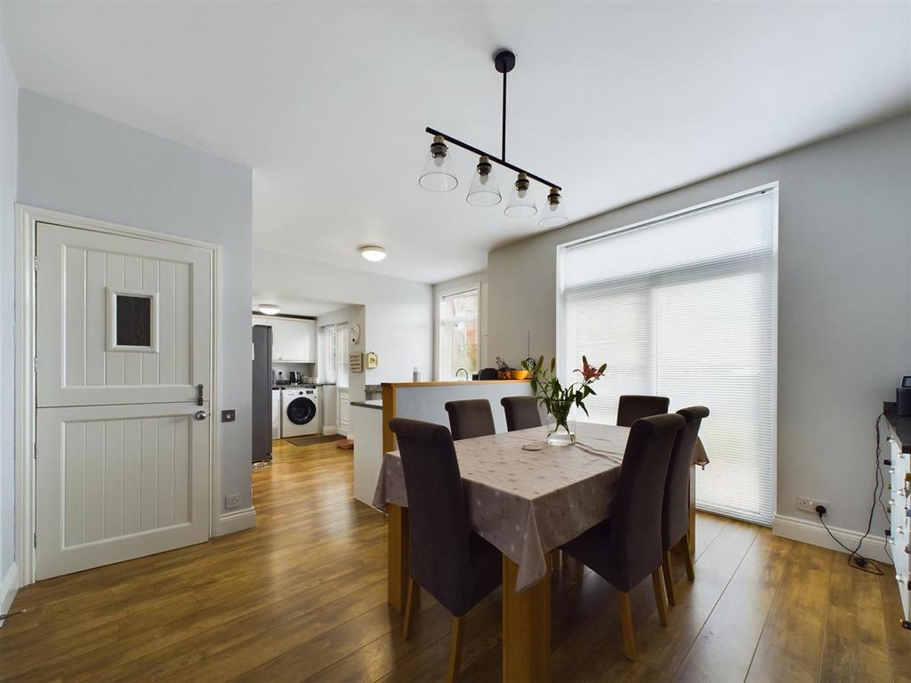 Kitchen 1.jpg