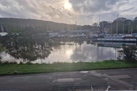 23 Meneth, Gweek, Helston, TR12 6UW