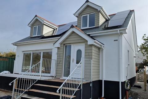 23 Meneth, Gweek, Helston, TR12 6UW