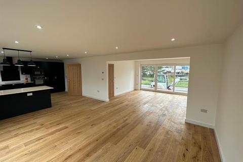 23 Meneth, Gweek, Helston, TR12 6UW