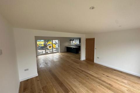 23 Meneth, Gweek, Helston, TR12 6UW