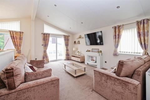 2 bedroom park home for sale, Alberta Holiday Park, Faversham Road, Seasalter, Whitstable