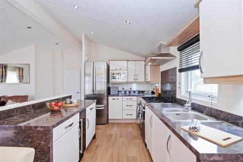 2 bedroom park home for sale - Alberta Holiday Park, Faversham Road, Seasalter, Whitstable