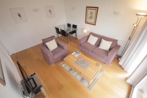 1 bedroom house to rent, Blair Court, London