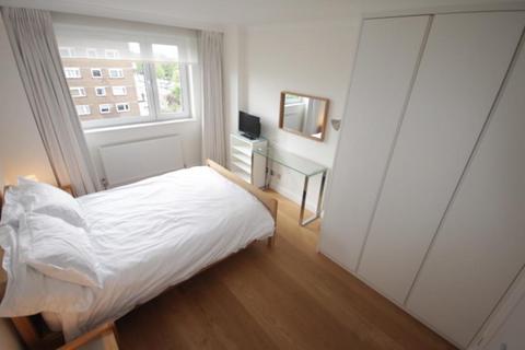 1 bedroom house to rent, Blair Court, London