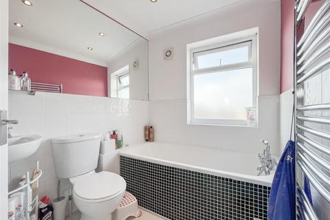 3 bedroom terraced house for sale, Willow Crescent, Newmarket