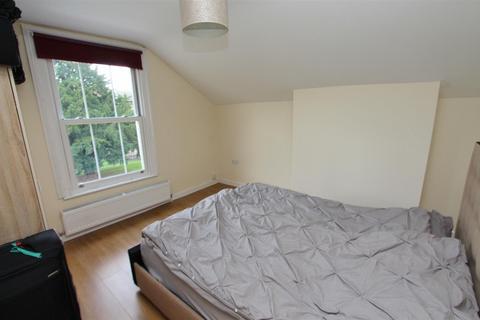 2 bedroom flat to rent - 15 Station Road, Keynsham, Bristol