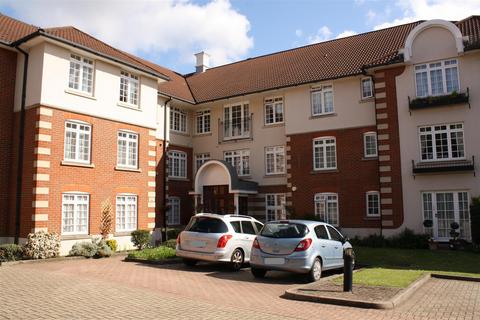 1 bedroom flat for sale, Crothall Close, Palmers Green, London N13