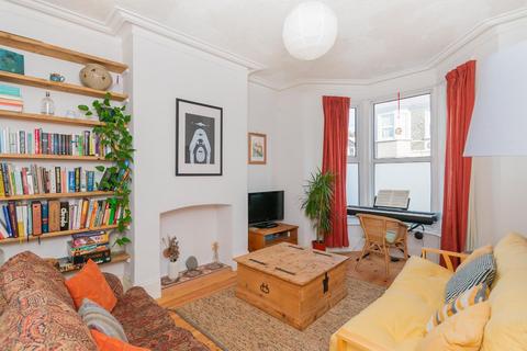 4 bedroom terraced house for sale - Clare Road, Easton
