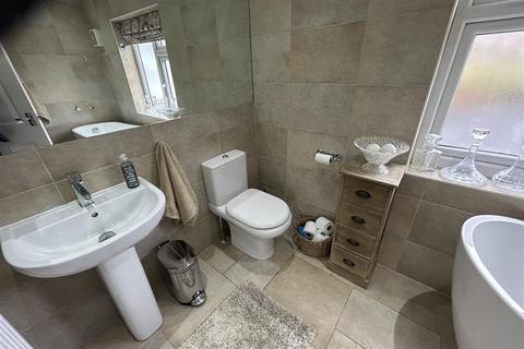 4 bedroom detached house for sale, Birch Road, Uppermill, Oldham