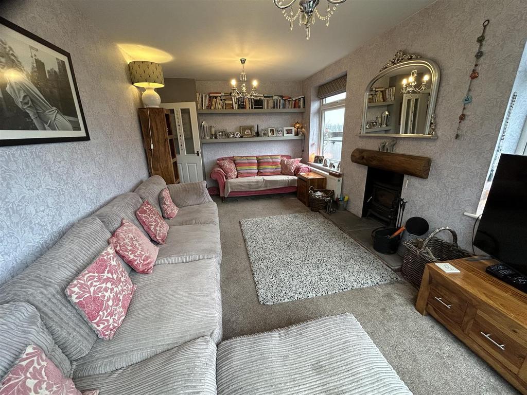 Birch Road, Uppermill, Oldham 4 bed detached house for sale £500,000