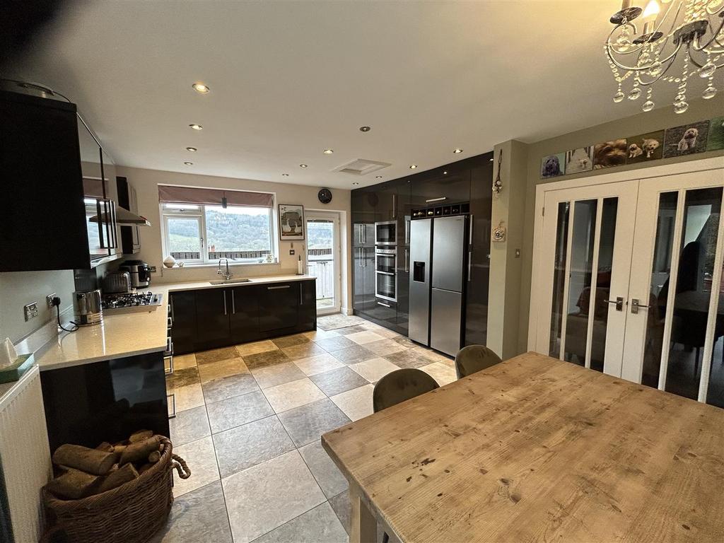 Birch Road, Uppermill, Oldham 4 bed detached house for sale £495,000