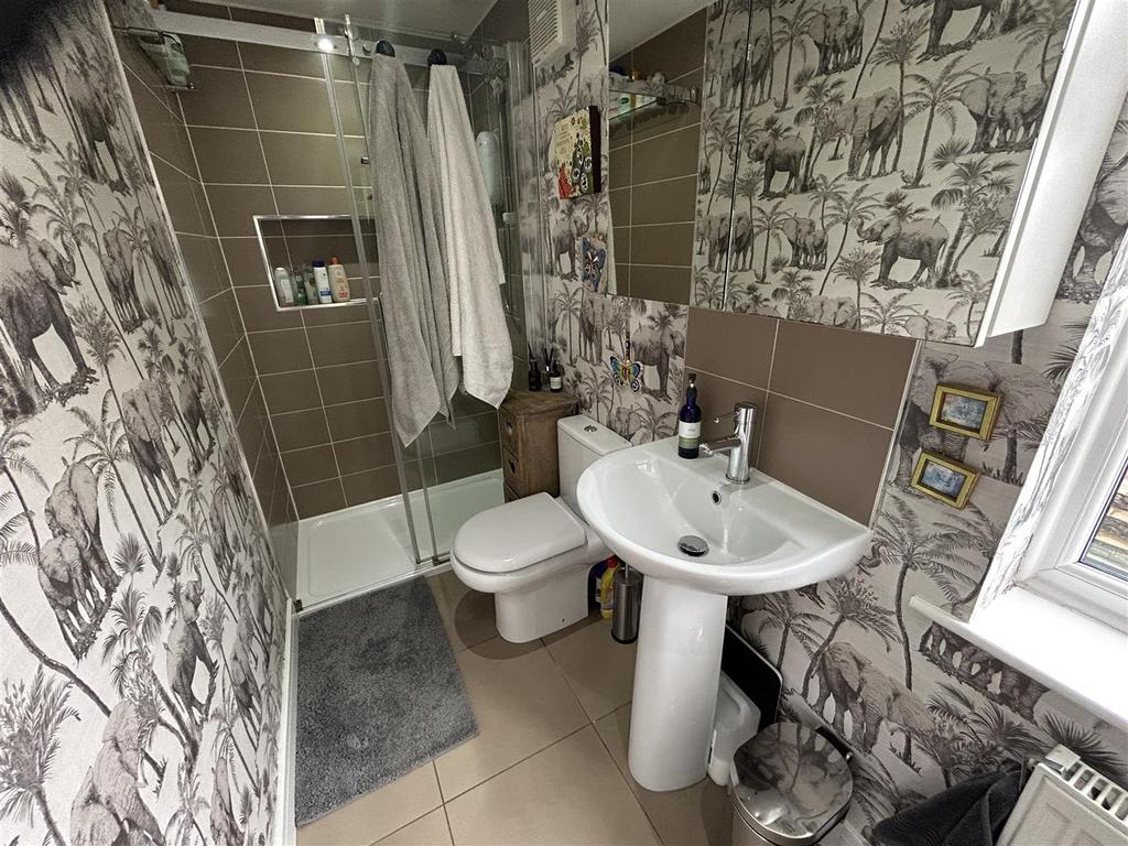 En suite shower room