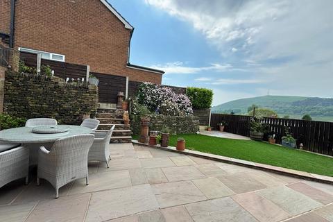 2 Birch Road, Uppermill, Oldham, OL3 6JN