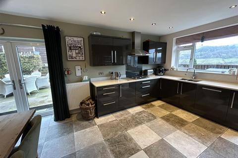 2 Birch Road, Uppermill, Oldham, OL3 6JN
