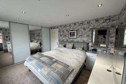 2 Birch Road, Uppermill, Oldham, OL3 6JN