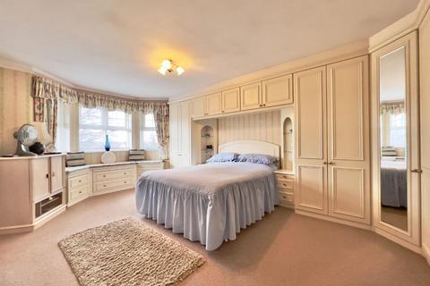 1 Belridge Close, Barnsley, S75 1HZ