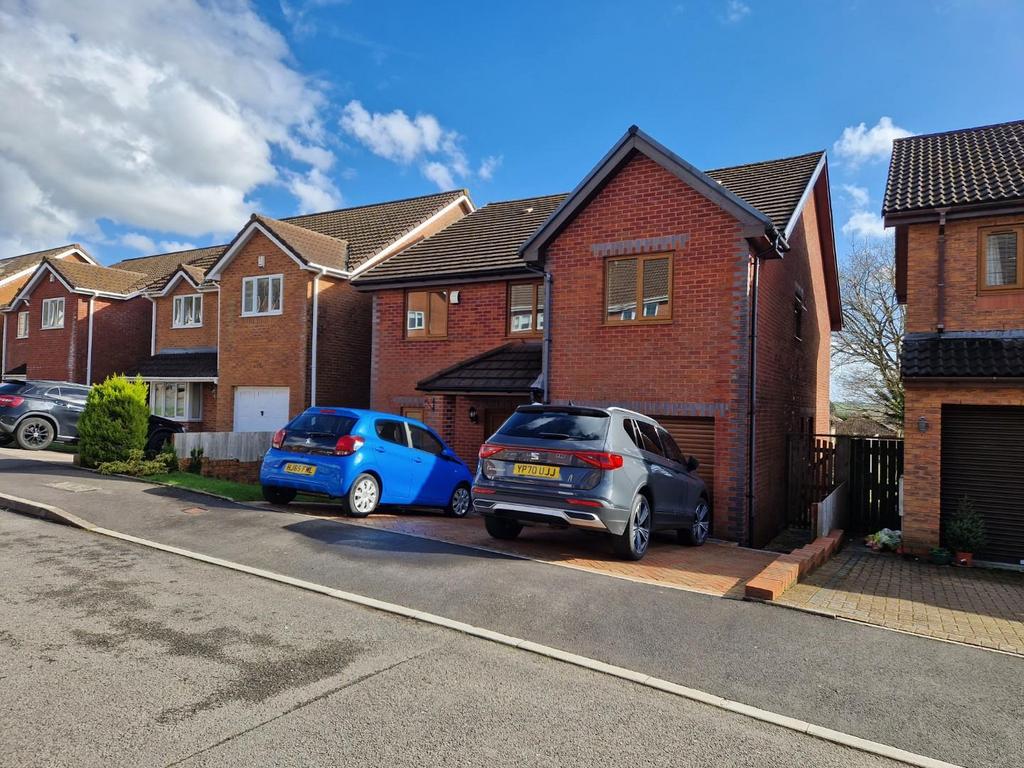 Beechwood Grove, Pencoed, Bridgend 4 bed detached house £440,000