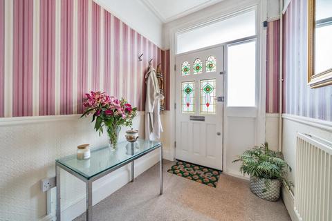 57 Thornsbeach Road, London, SE6 1EU