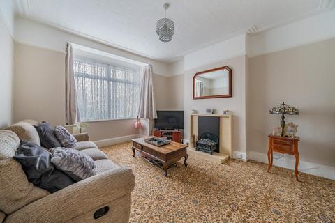 57 Thornsbeach Road, London, SE6 1EU