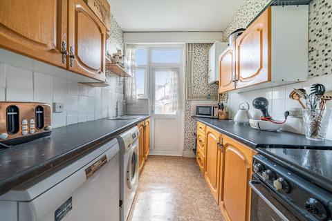 57 Thornsbeach Road, London, SE6 1EU