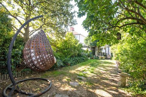 131 Wellington Avenue, Sidcup, DA15 9HB